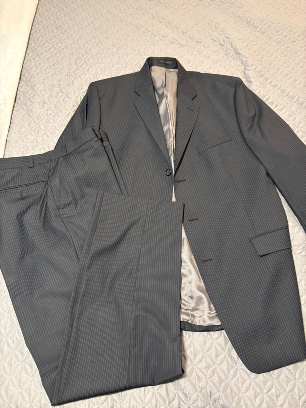 Calvin Klein Macy’s Men’s 2 Piece Suit Black w/ Navy Pinstripes 46L 36x34